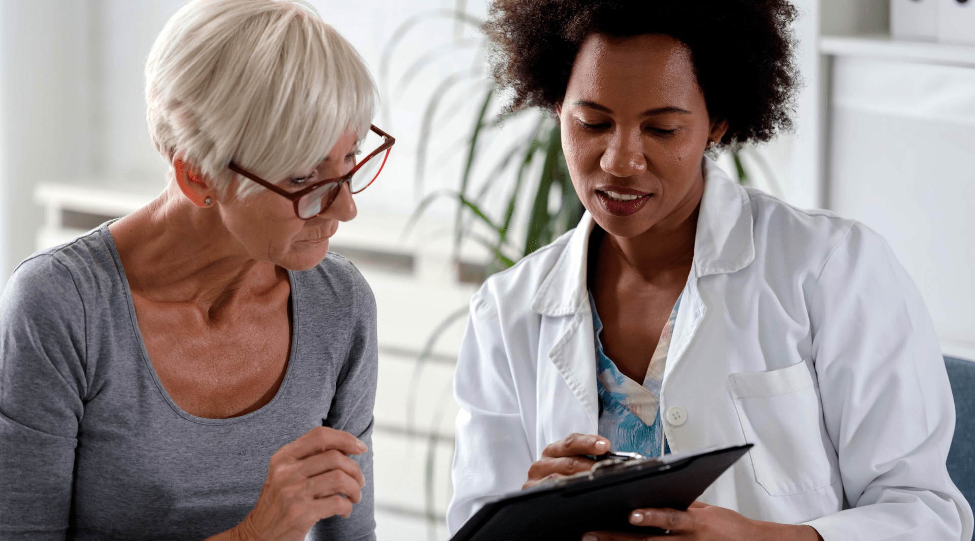 Como a acreditação hospitalar afeta a percepção de qualidade do paciente?
