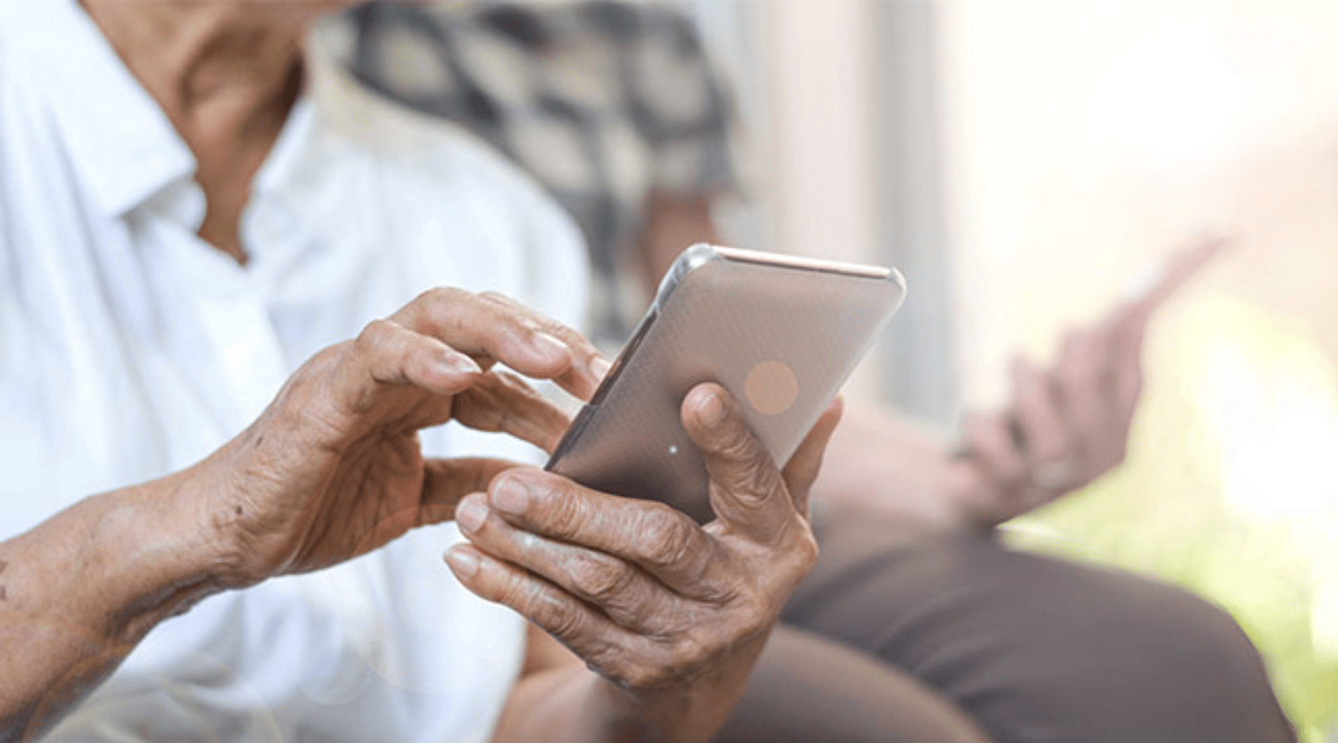 3 formas de a tecnologia apoiar a gestão da operadora para o envelhecimento saudável do beneficiário